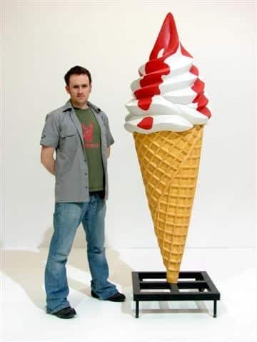 Giant 3d Ice Cream Prop Strawberry
