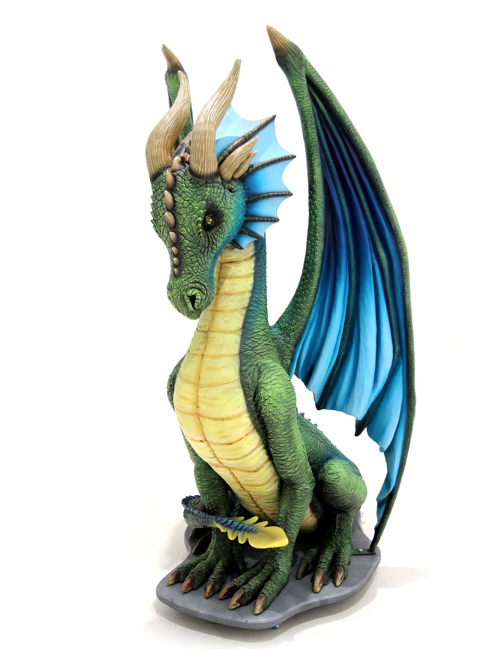 sitting dragon front view