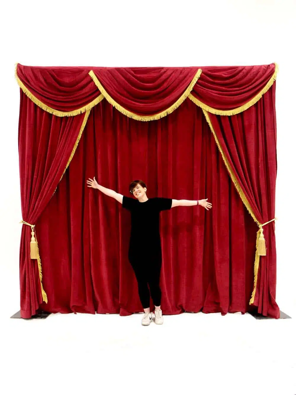 SN9060 Red Velvet Drapes EPH Creative Event Prop Hire