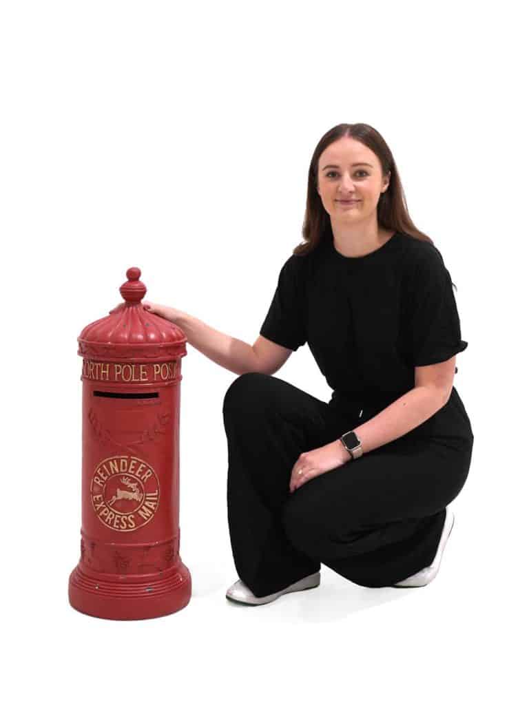 SN13987 _Round North Pole Red Post Box - Small_event_prop_hire_EPH_Creative_028 copy _optimised